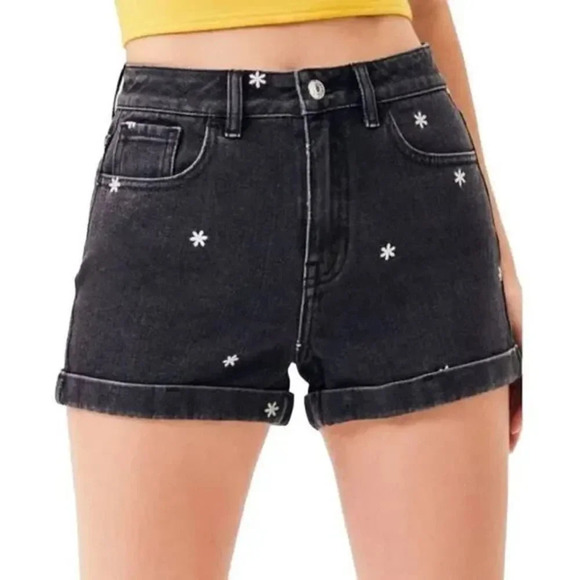 PACSUN Mom Shorts Floral Daisy Embroidered Cuffed Denim Charcoal Size 25 - Picture 1 of 7